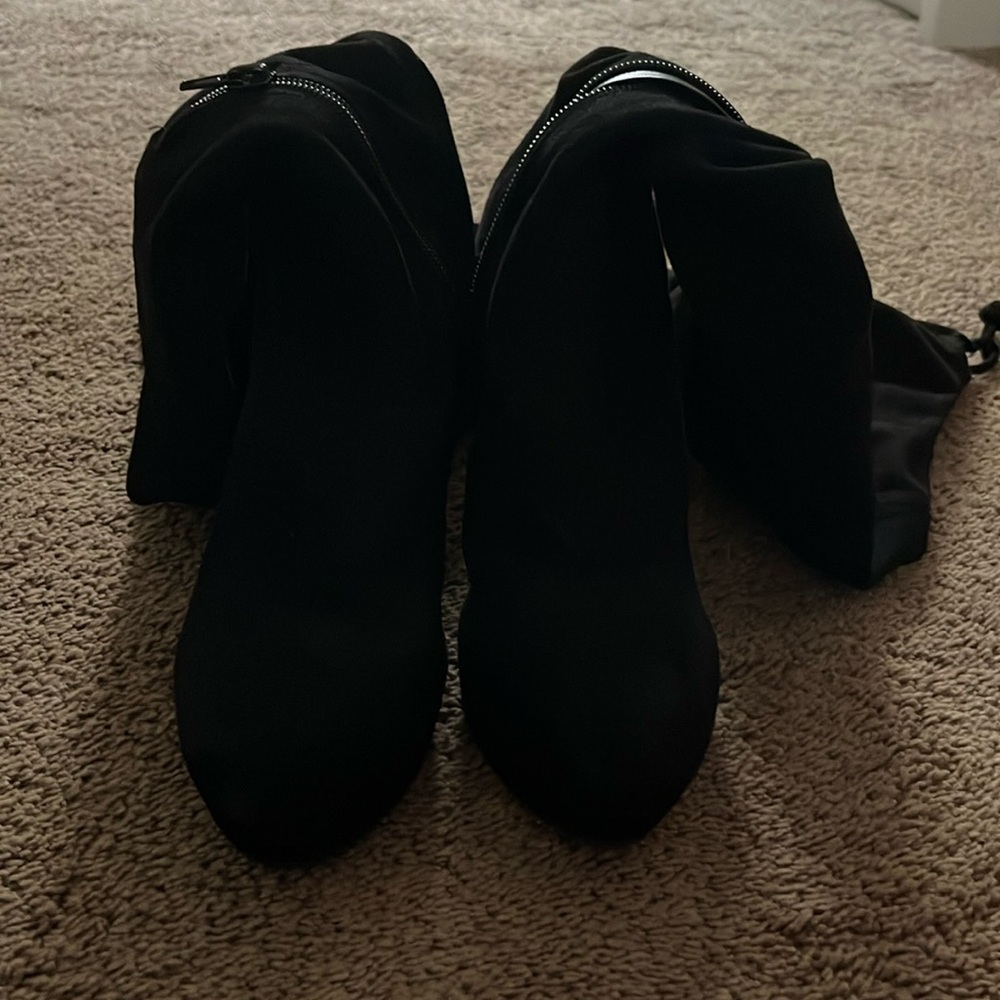 Guess over-the-knee black boots